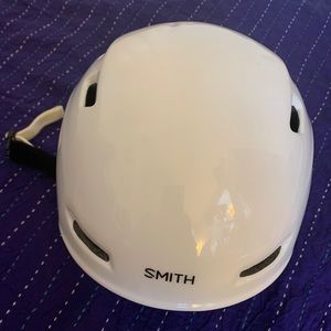 Smith youth snow helmet
